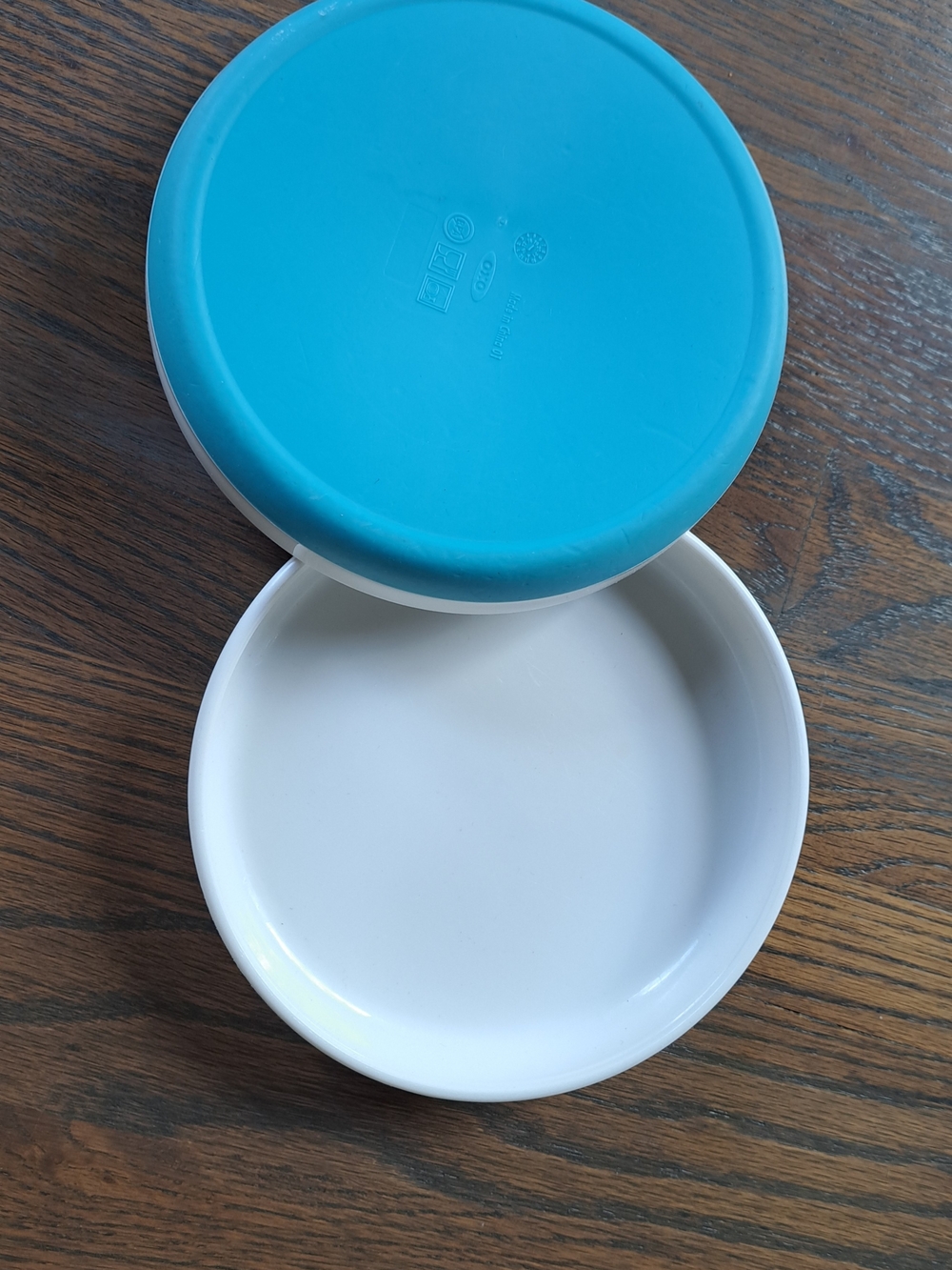 Oxo Slip Resistant Toddler Plates Lot Of 2